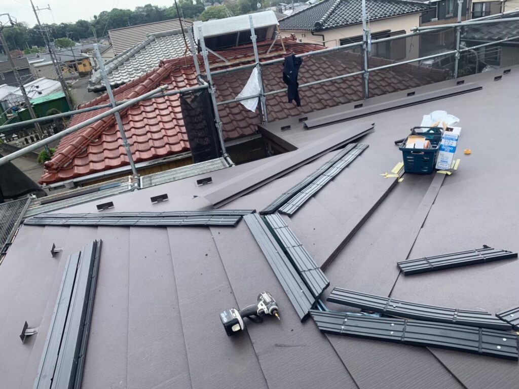 屋根葺き替え工事　ガルバリウム鋼板　アイジー工業　スーパーガルテクト