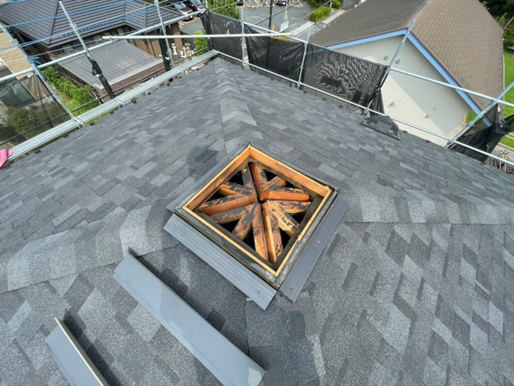 屋根重ね葺き工事　アスファルトシングル　旭ファイバーグラス　リッジウェイ