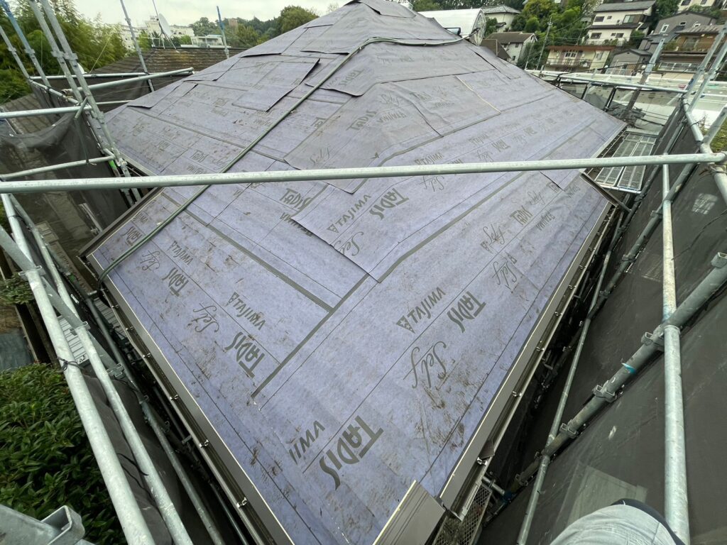 屋根重ね葺き工事　アスファルトシングル　旭ファイバーグラス　リッジウェイ