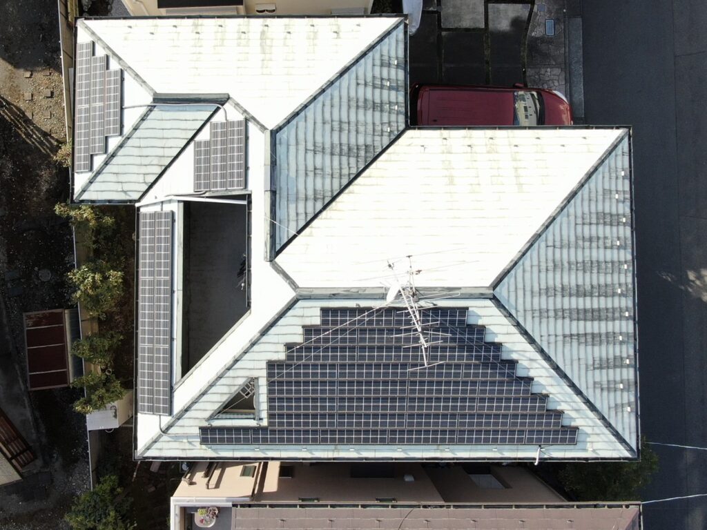 屋根重ね葺き工事　ソーラーパネル脱着　ジンガリウム鋼板　ディーズルーフィング　ディプロマットスター