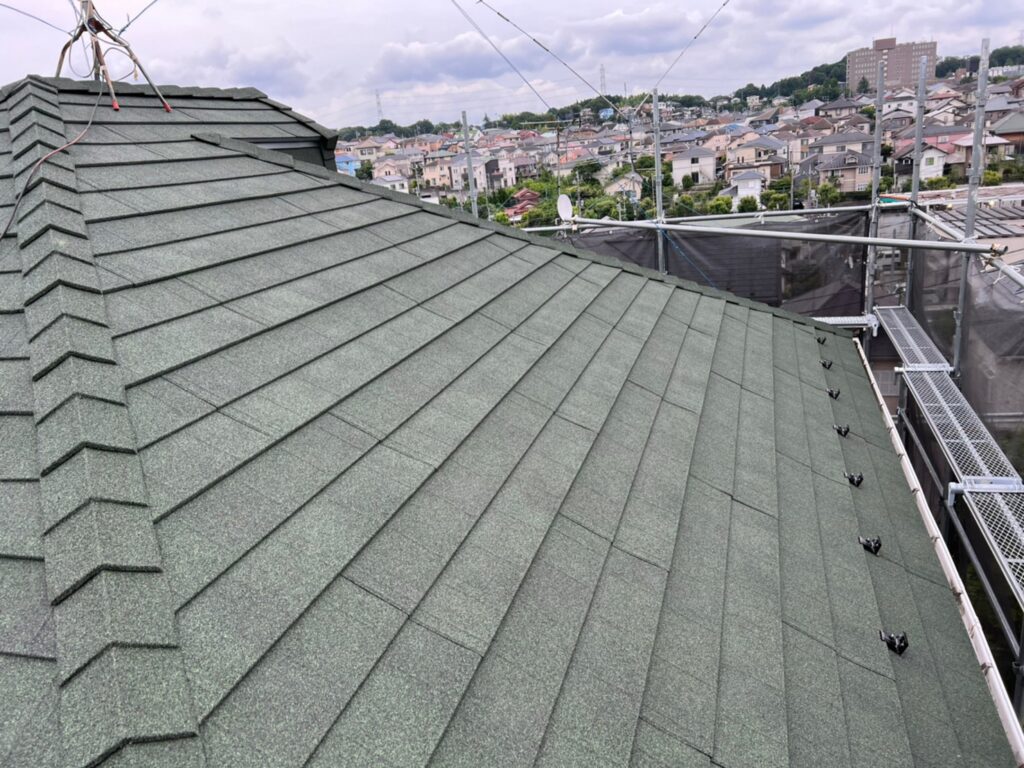 屋根重ね葺き工事　太陽光パネル脱着　ジンガリウム鋼板　ディーズルーフィング　ディプロマットスター